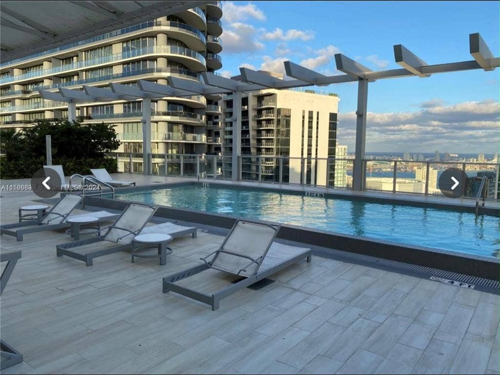 🏡 Looking for a roommate (Brickell