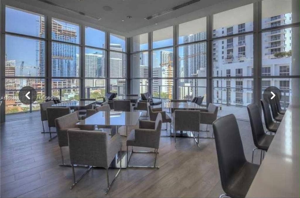 🏡 Looking for a roommate (Brickell