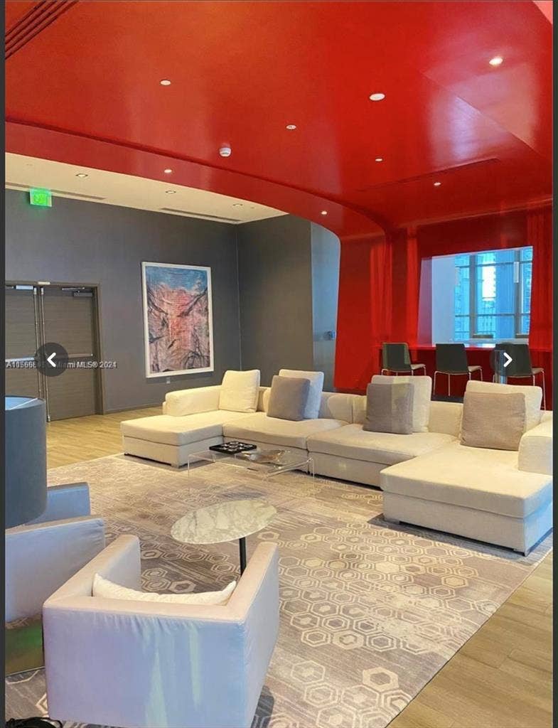 🏡 Looking for a roommate (Brickell