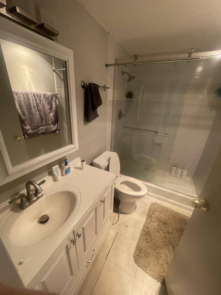 825 bedroom available