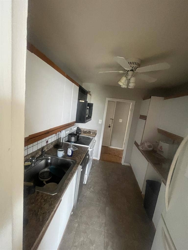825 bedroom available