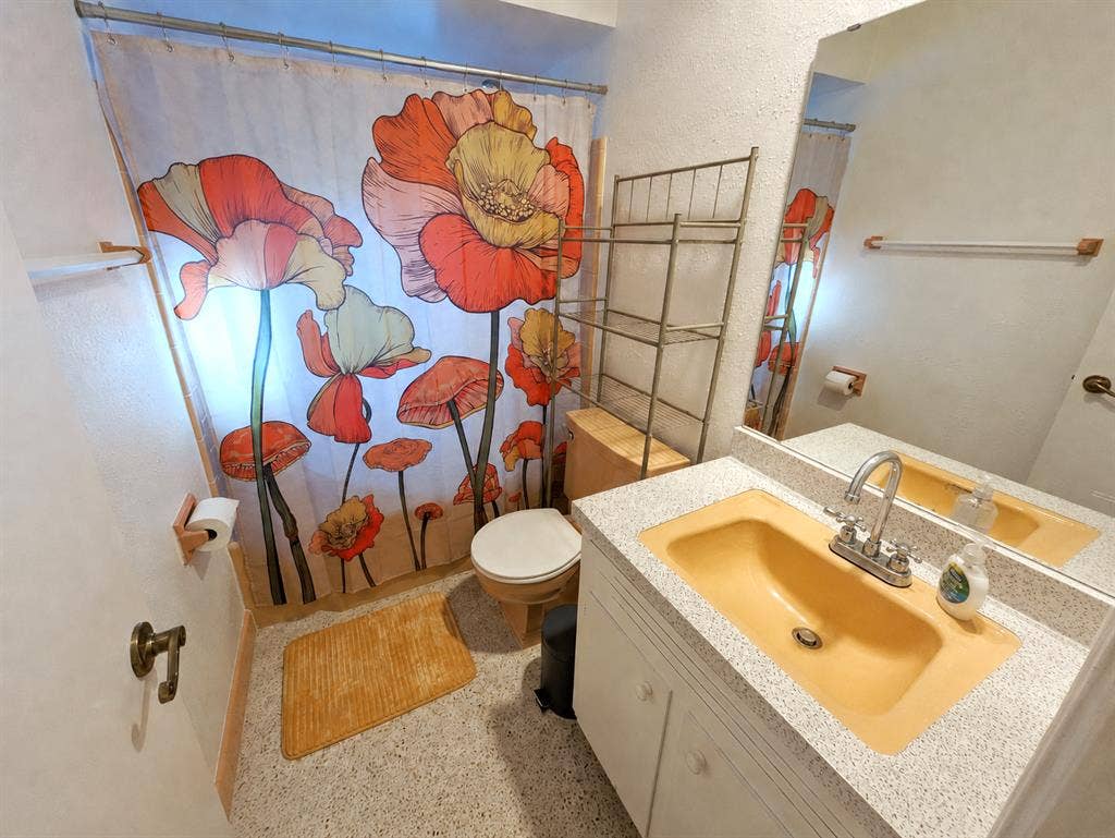Furnished Room in Quiet House