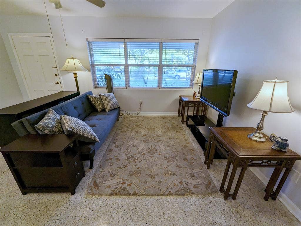 Furnished Room in Quiet House