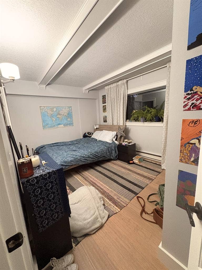 Room in Goose Hollow 2b2b Apartment