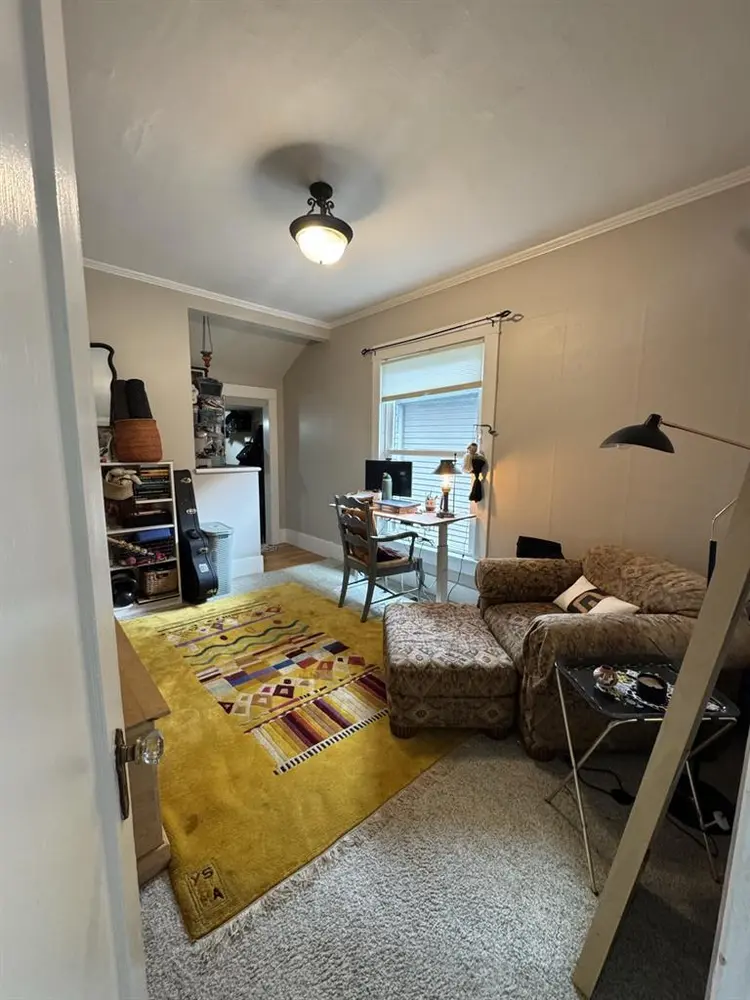 2 beds/private bath in shared house