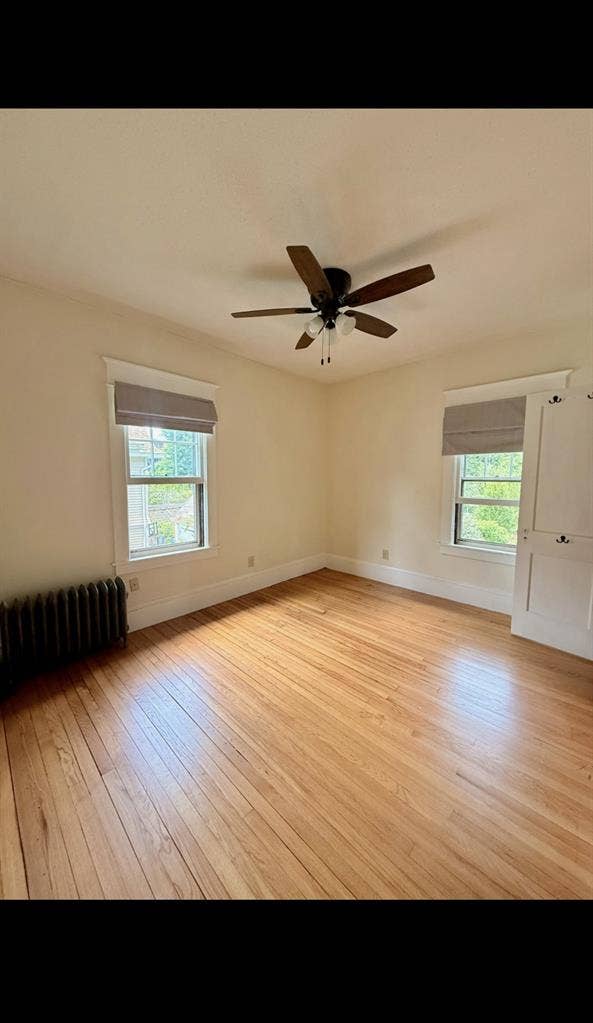 Room for rent in a 3 bedroom apartm