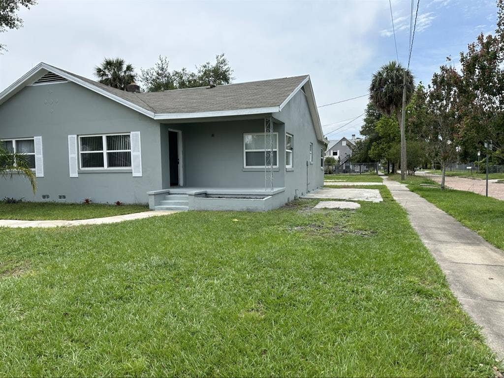 Beautiful downtown Kissimmee Home!