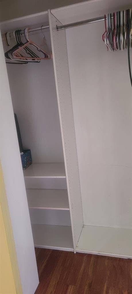 Fully Furnished Queensize bedroom.