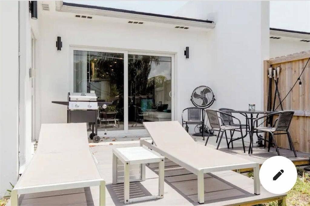 modern close to downtown, beach