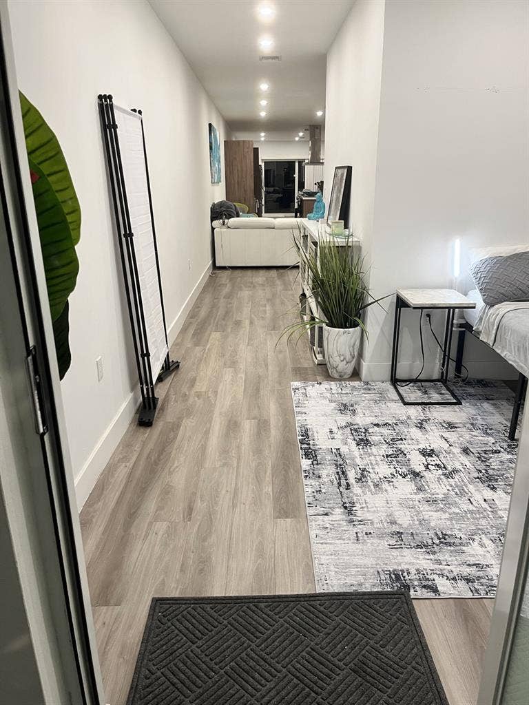 modern close to downtown, beach