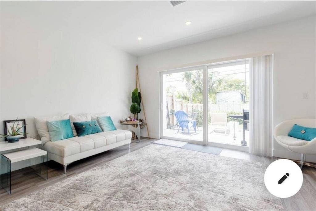 modern close to downtown, beach