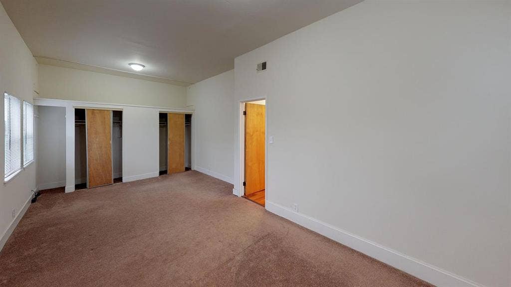 1 BR in Oakland