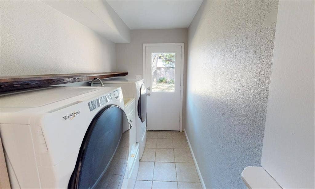 1 BR in Austin