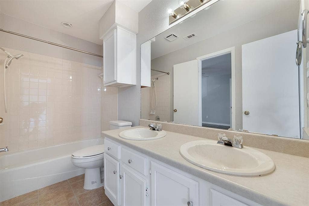 1 BR in Austin