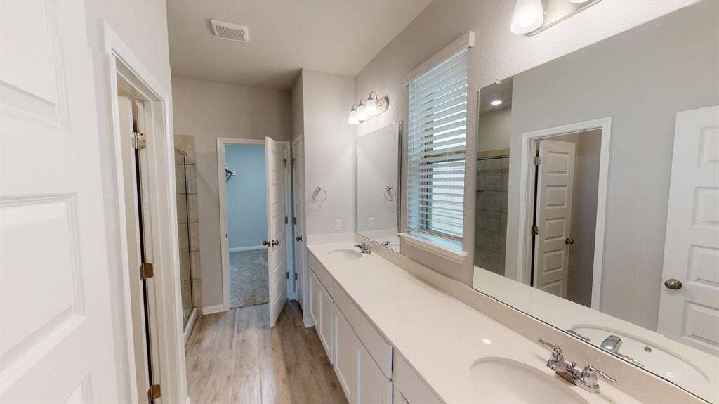 4 BR in Leander