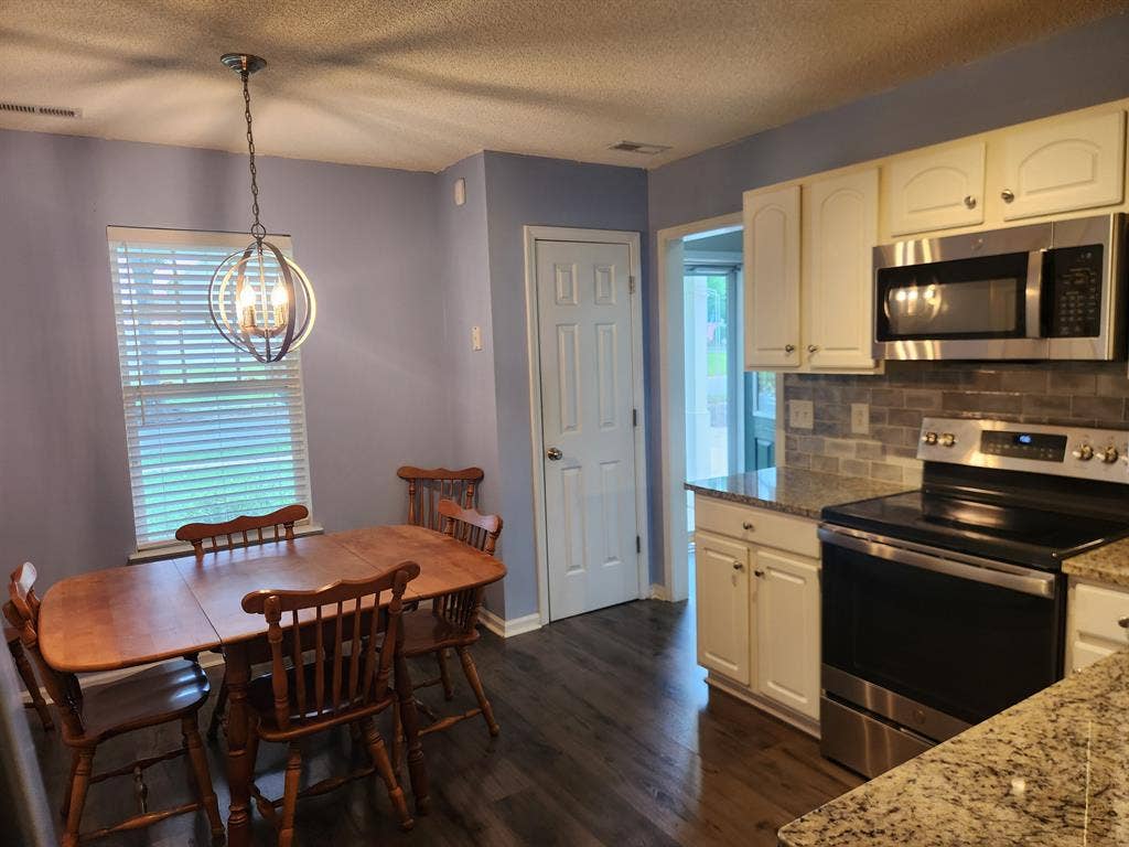 4 BR in Locust
