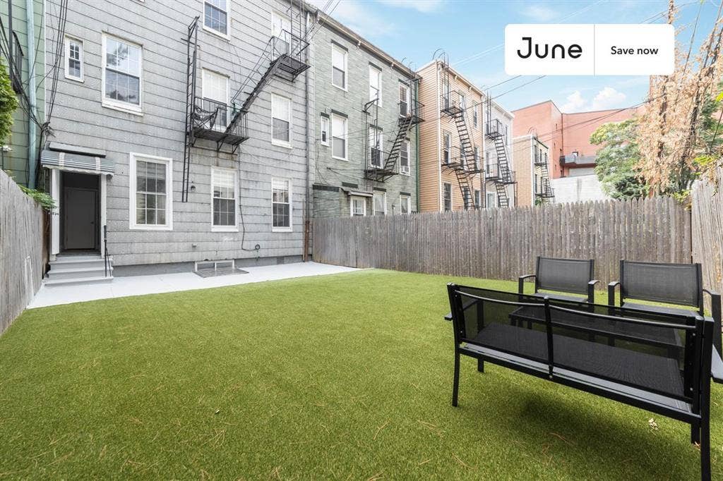 2 BR in New York City
