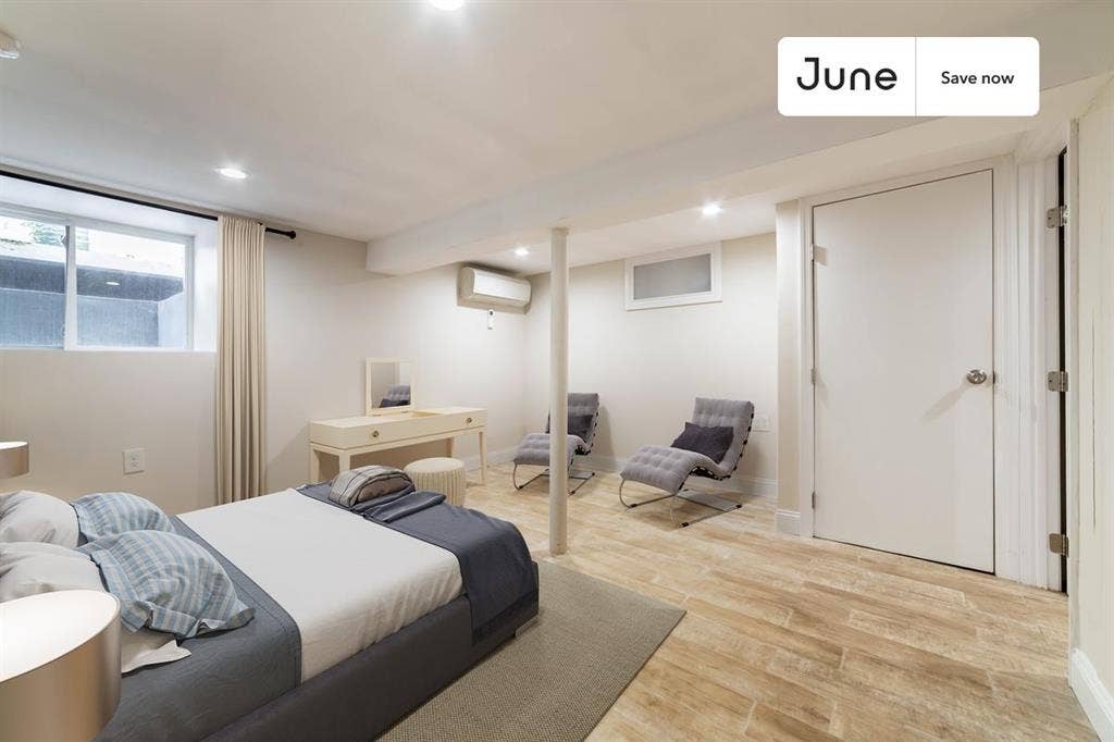 2 BR in New York City