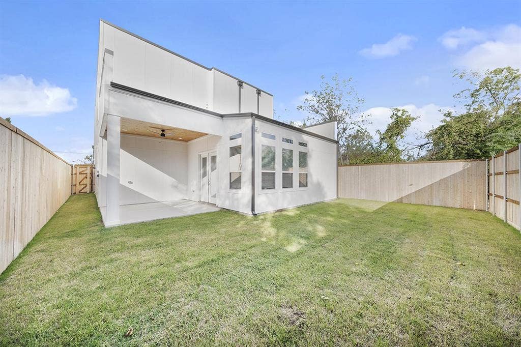 1 BR in Dallas