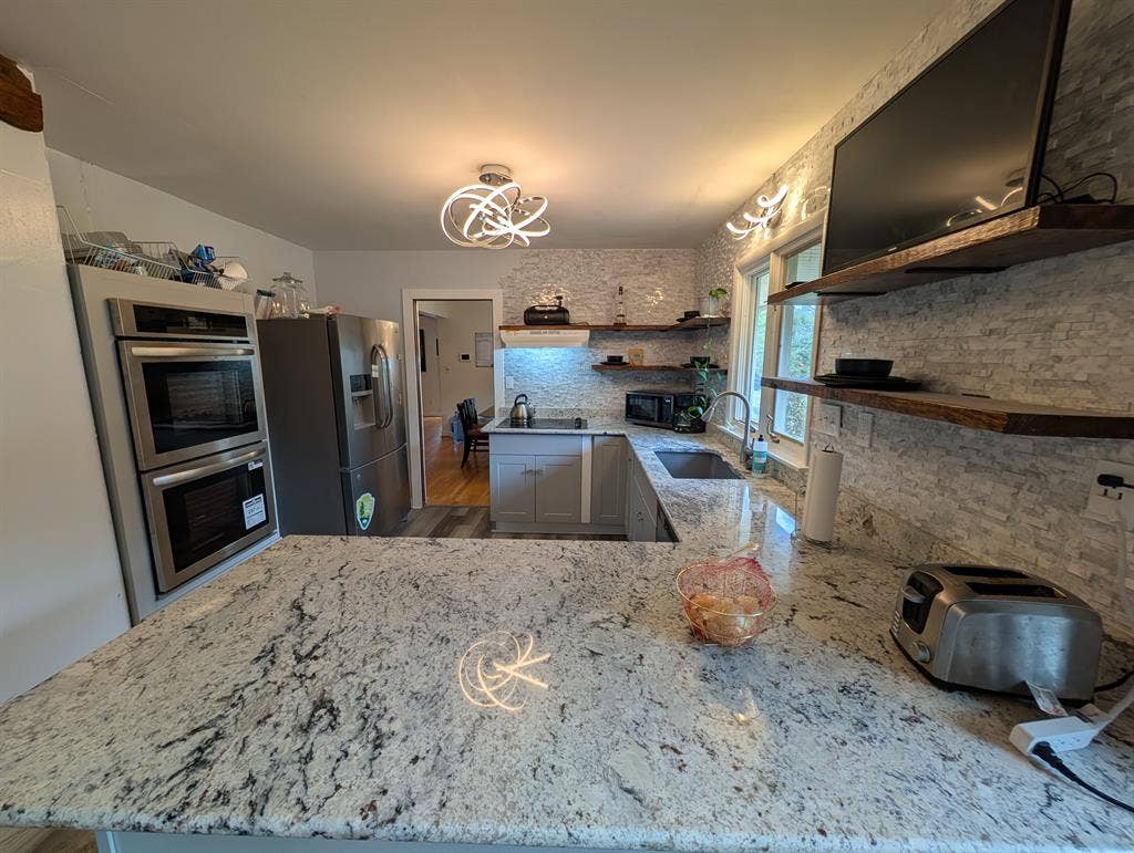 7 BR in Huntersville