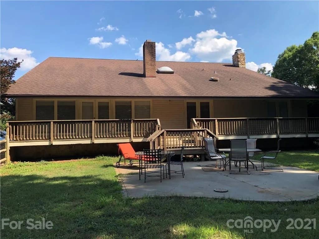 7 BR in Huntersville