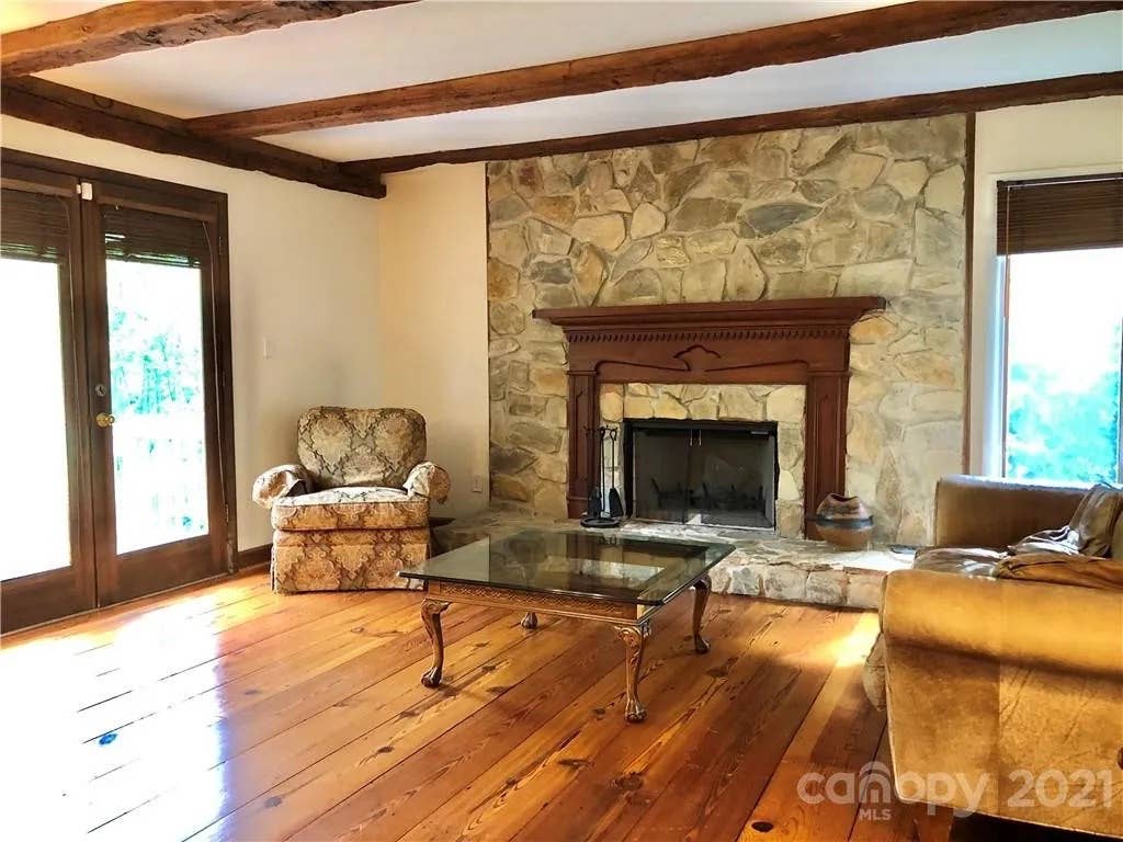 7 BR in Huntersville
