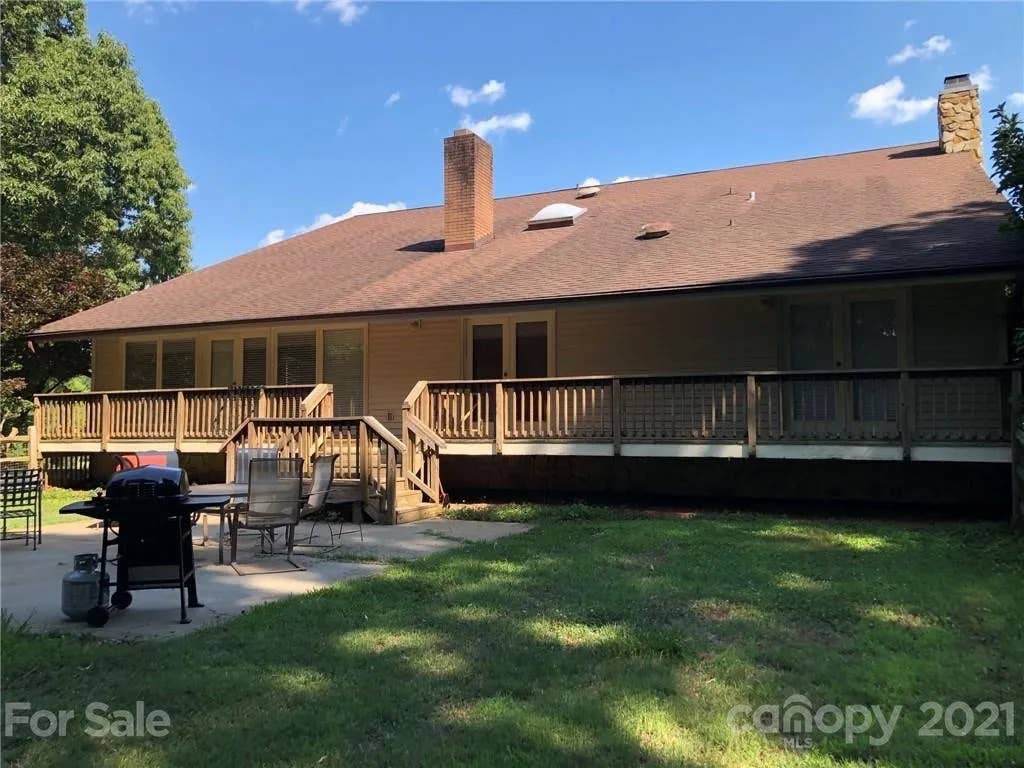 7 BR in Huntersville
