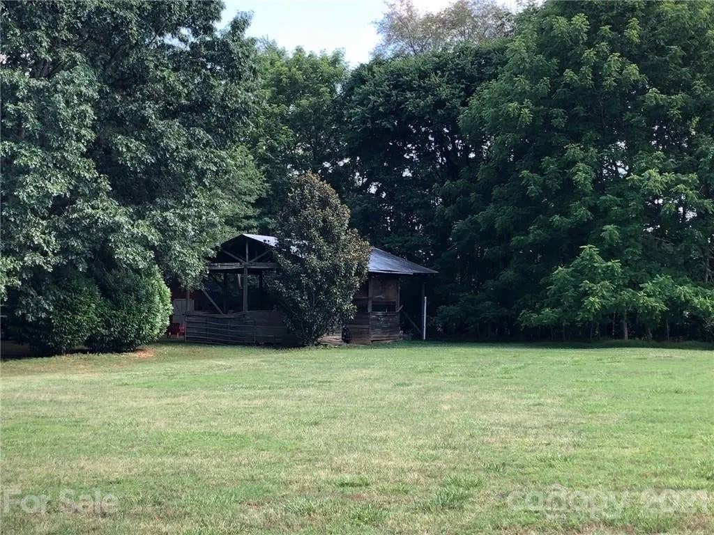 7 BR in Huntersville