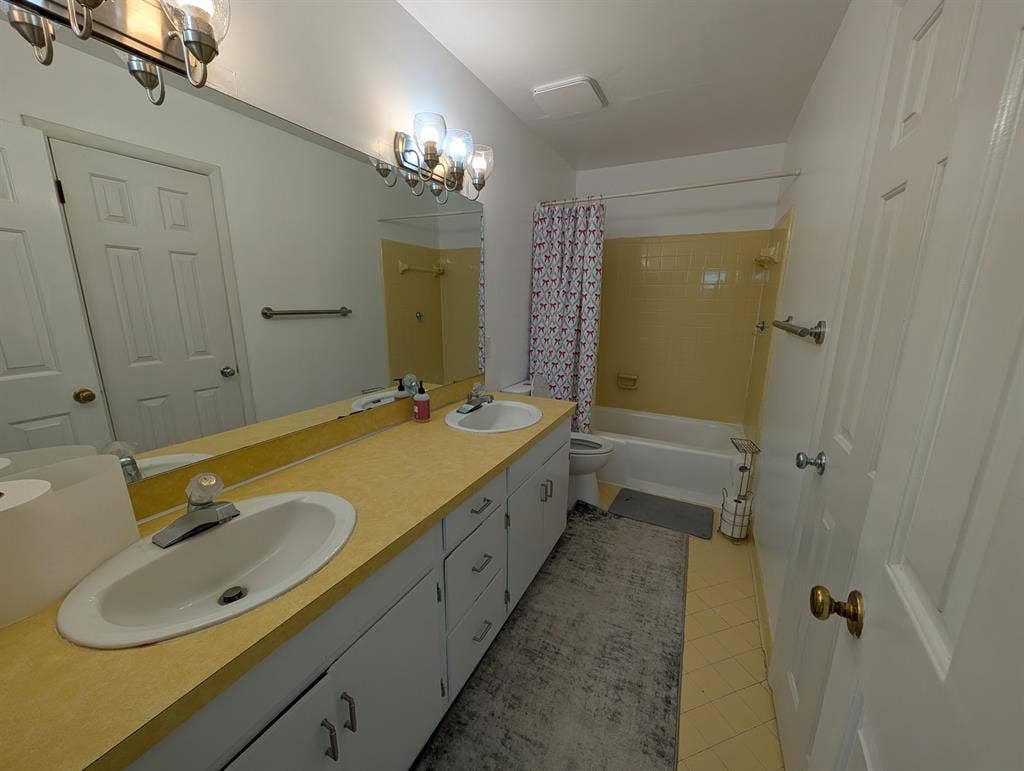 7 BR in Huntersville
