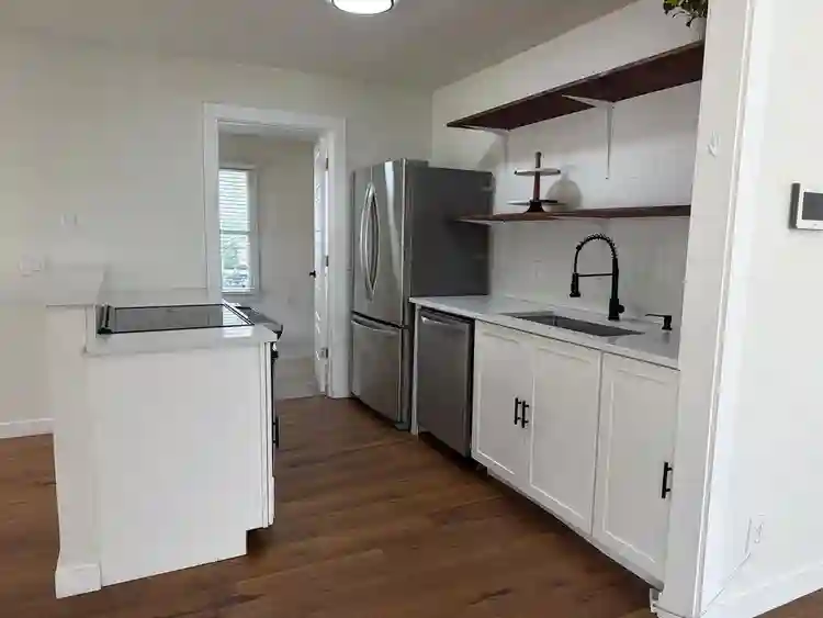 4 BR in Austin