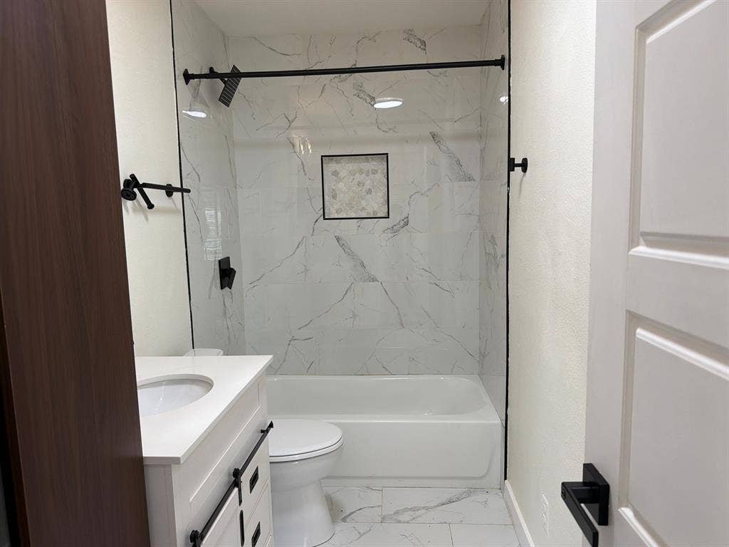 4 BR in Austin