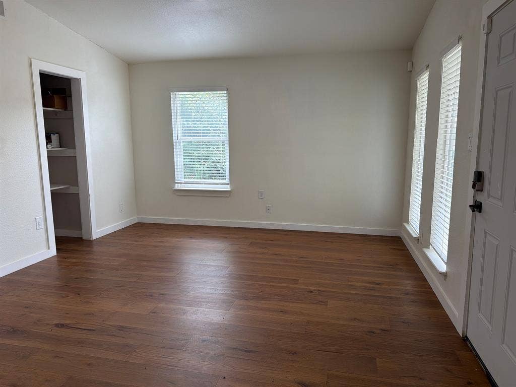 4 BR in Austin