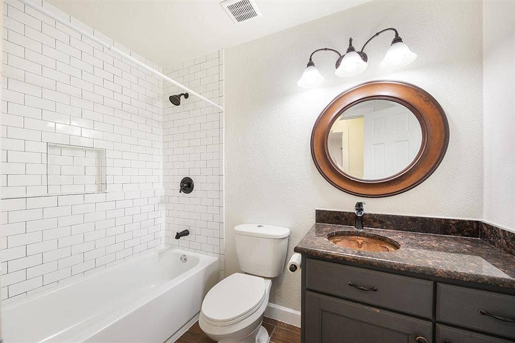 1 BR in Austin