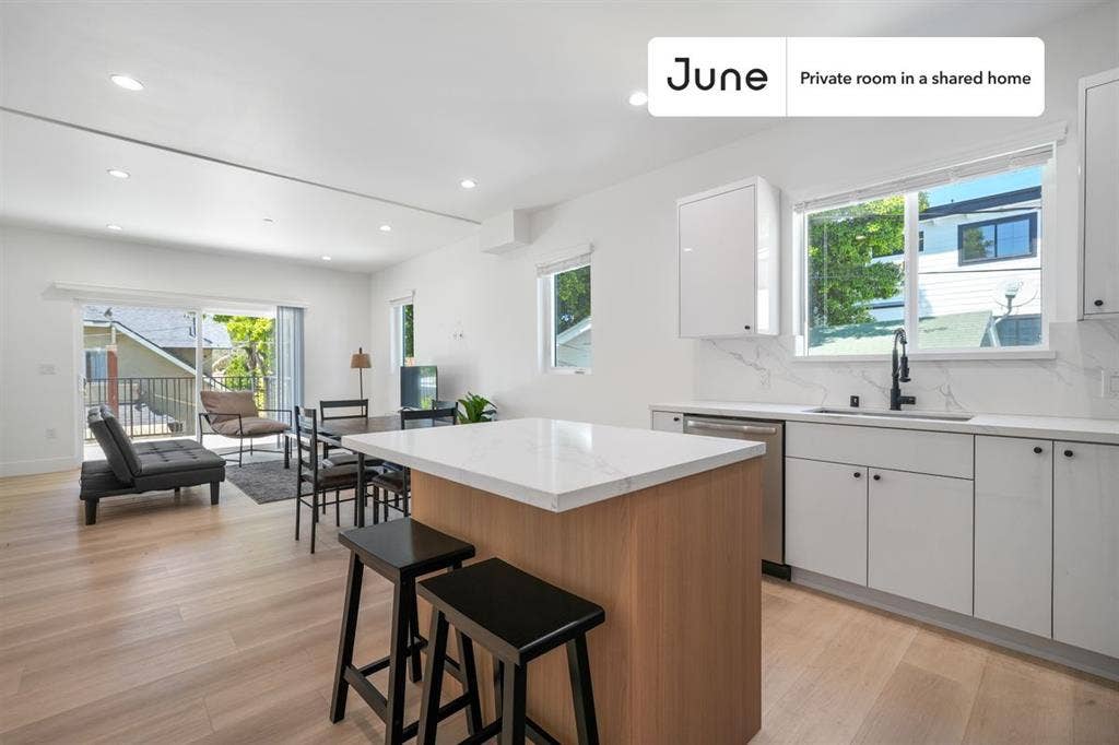 4 BR in Los Angeles