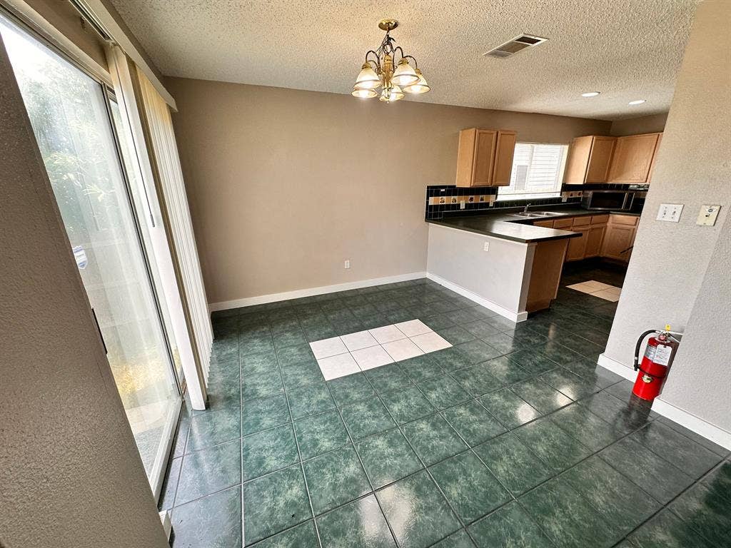5 BR in Austin