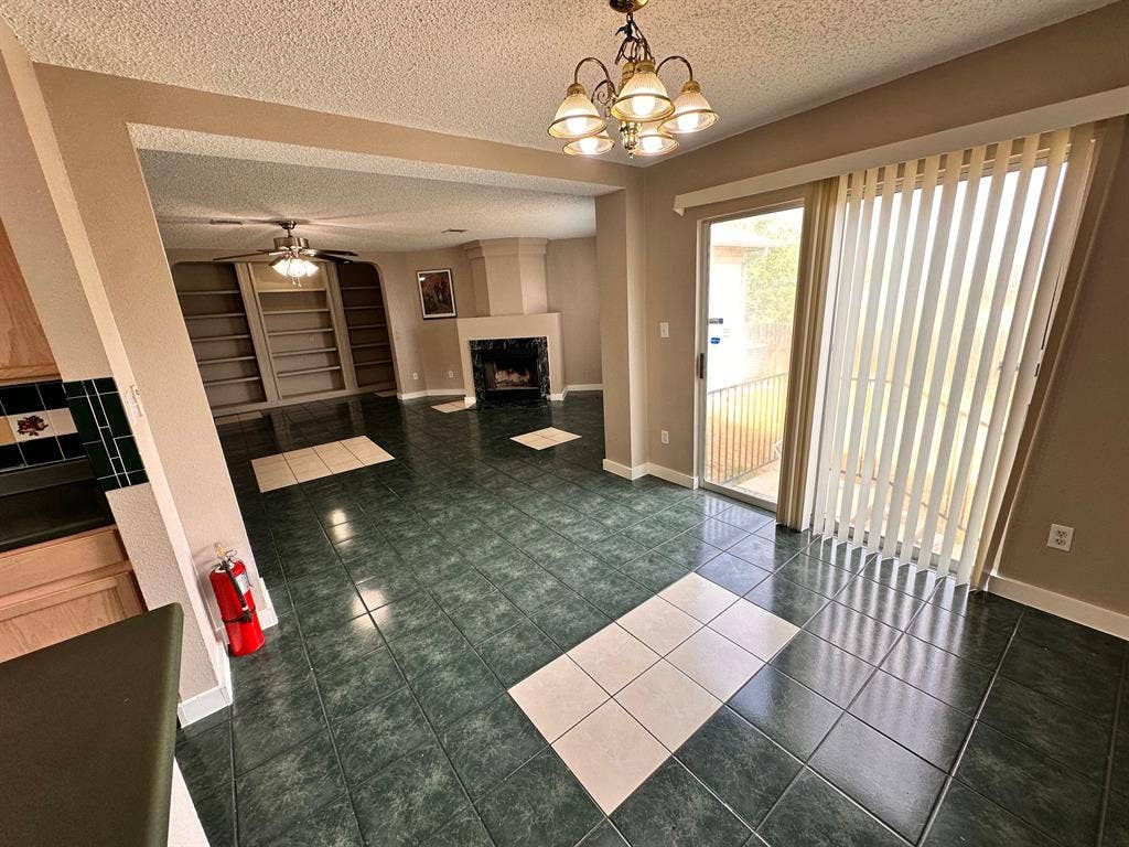 5 BR in Austin