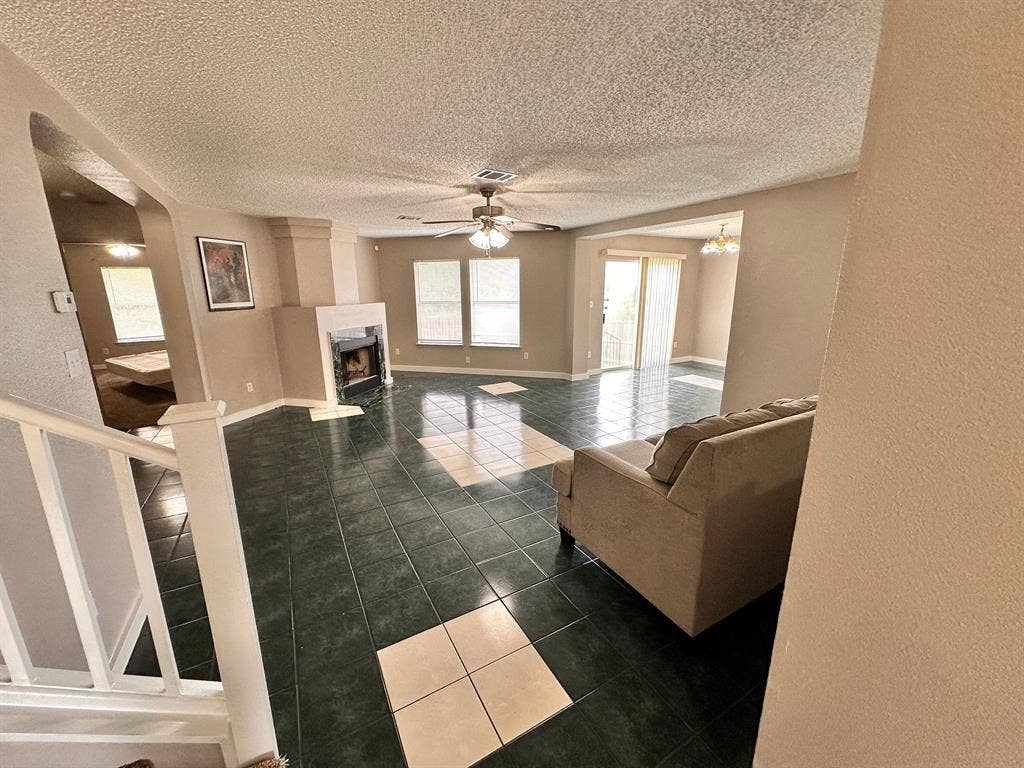 5 BR in Austin