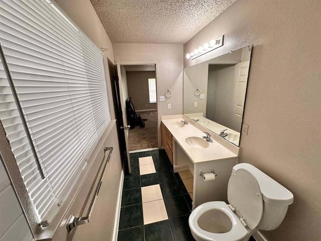 5 BR in Austin