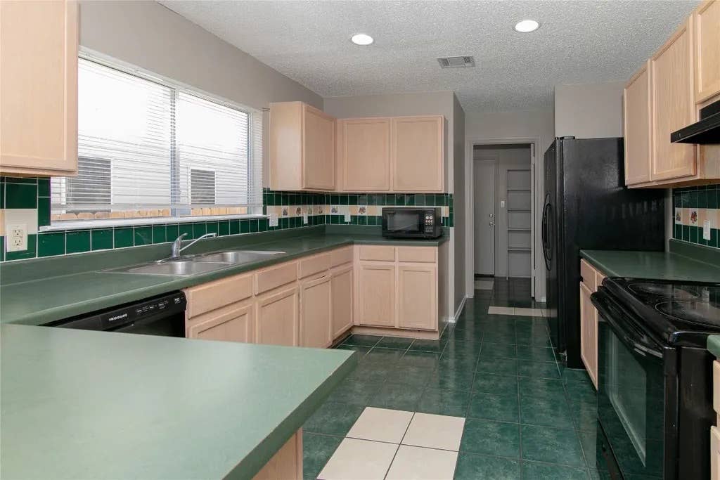 5 BR in Austin