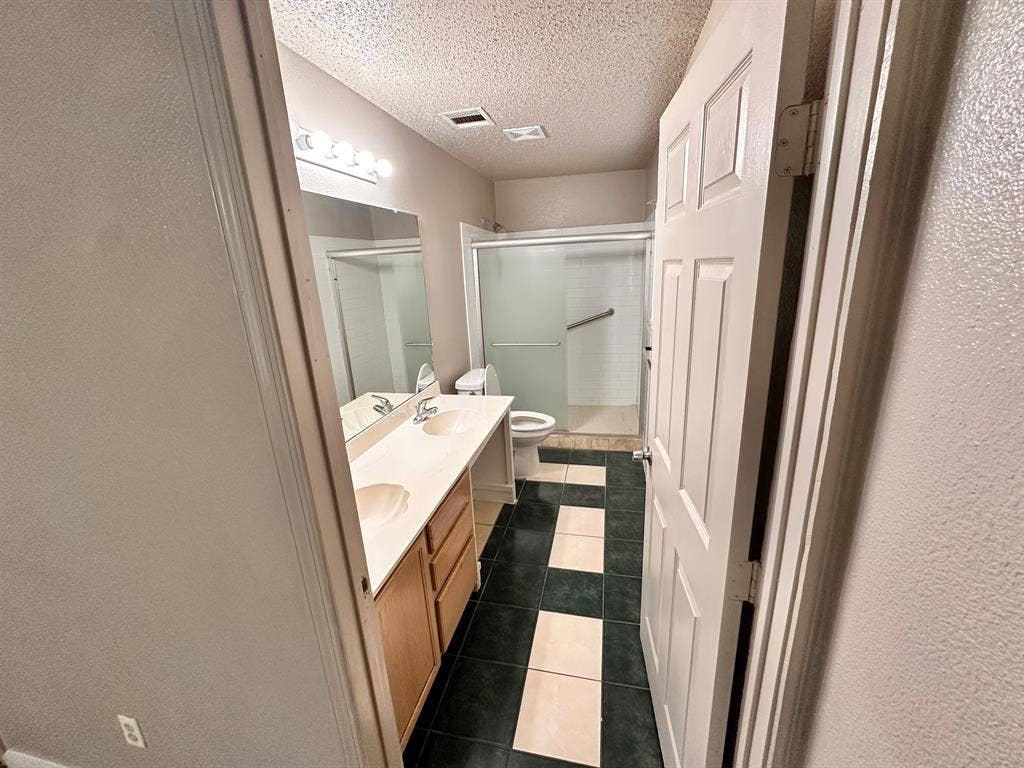 5 BR in Austin