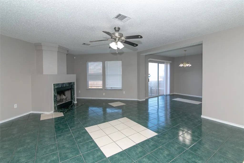 5 BR in Austin