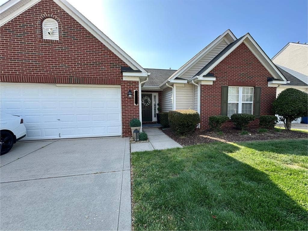 3 BR in Charlotte