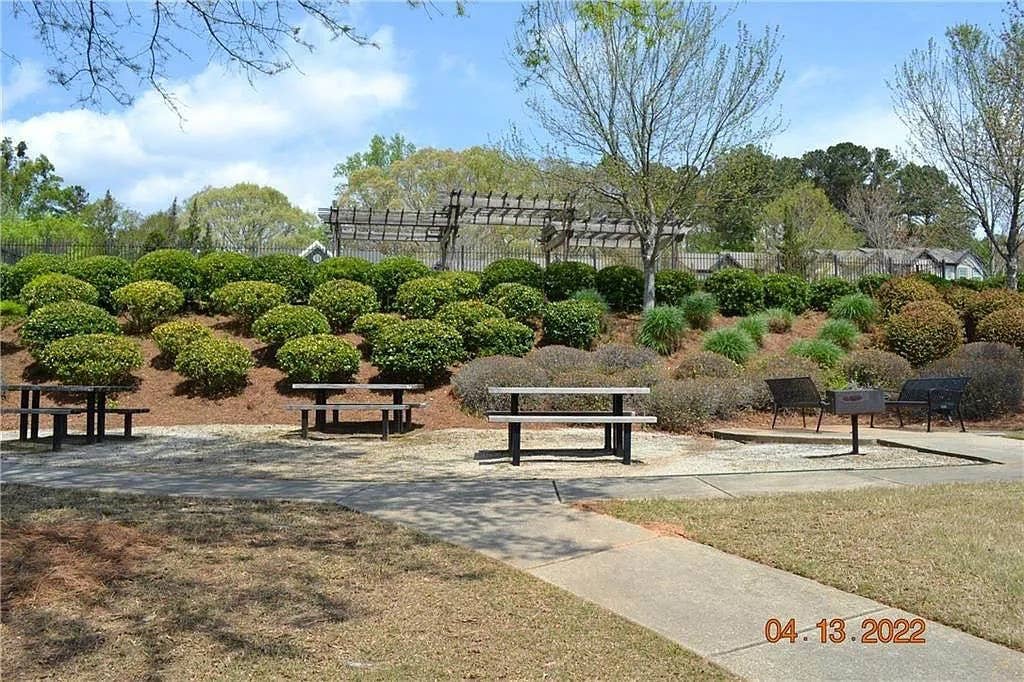 3 BR in East Point