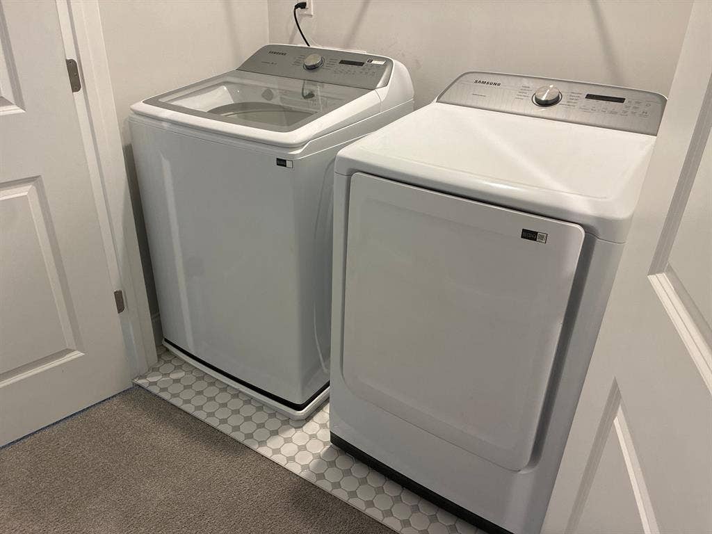 3 BR in Apex