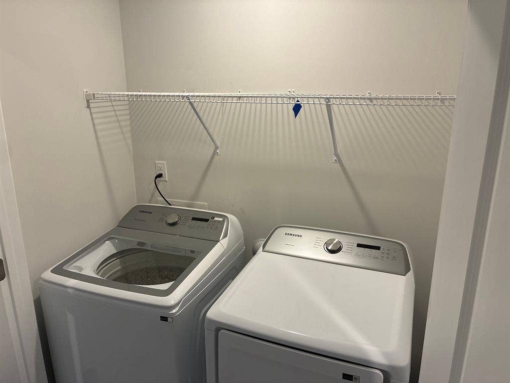 3 BR in Apex