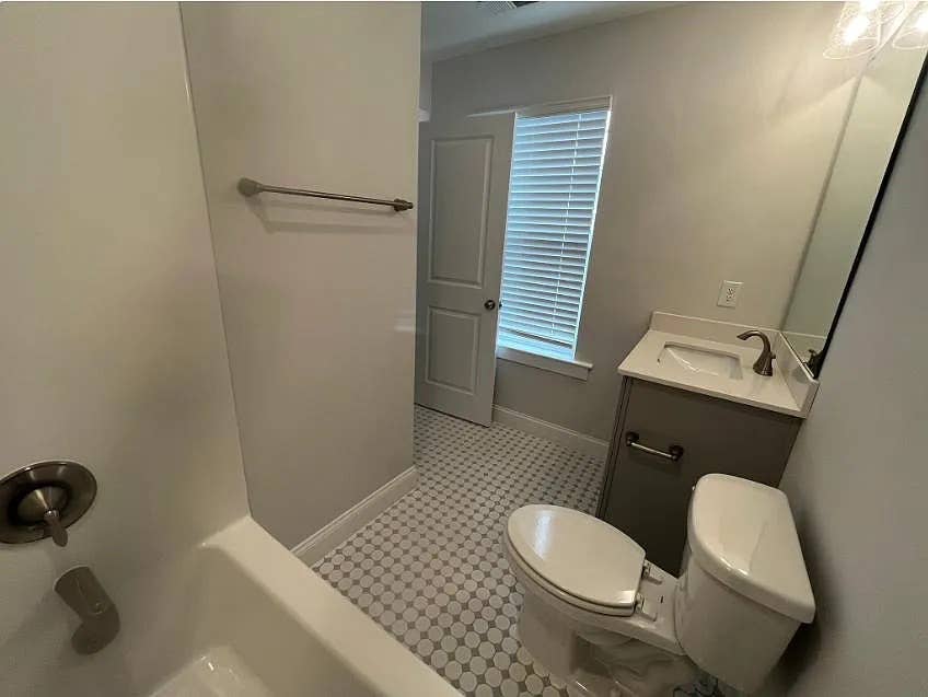 3 BR in Apex