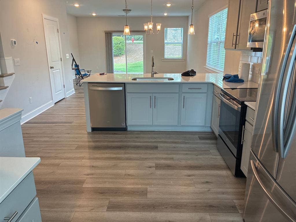 3 BR in Apex