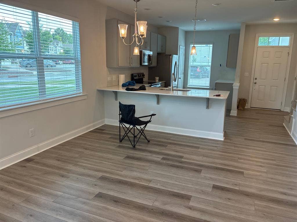 3 BR in Apex