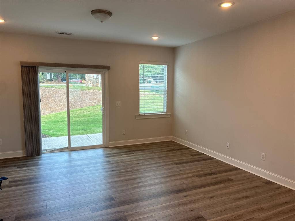 3 BR in Apex