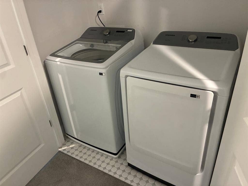 3 BR in Apex